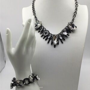 White House Black Market necklace & Bracelet set